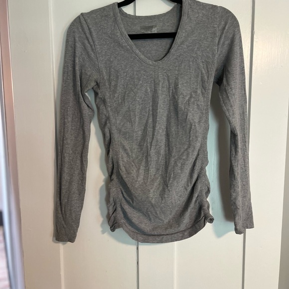 Athleta Gray Scoop Neck Compression Top Long Sleeve Size XS - Picture 1 of 4